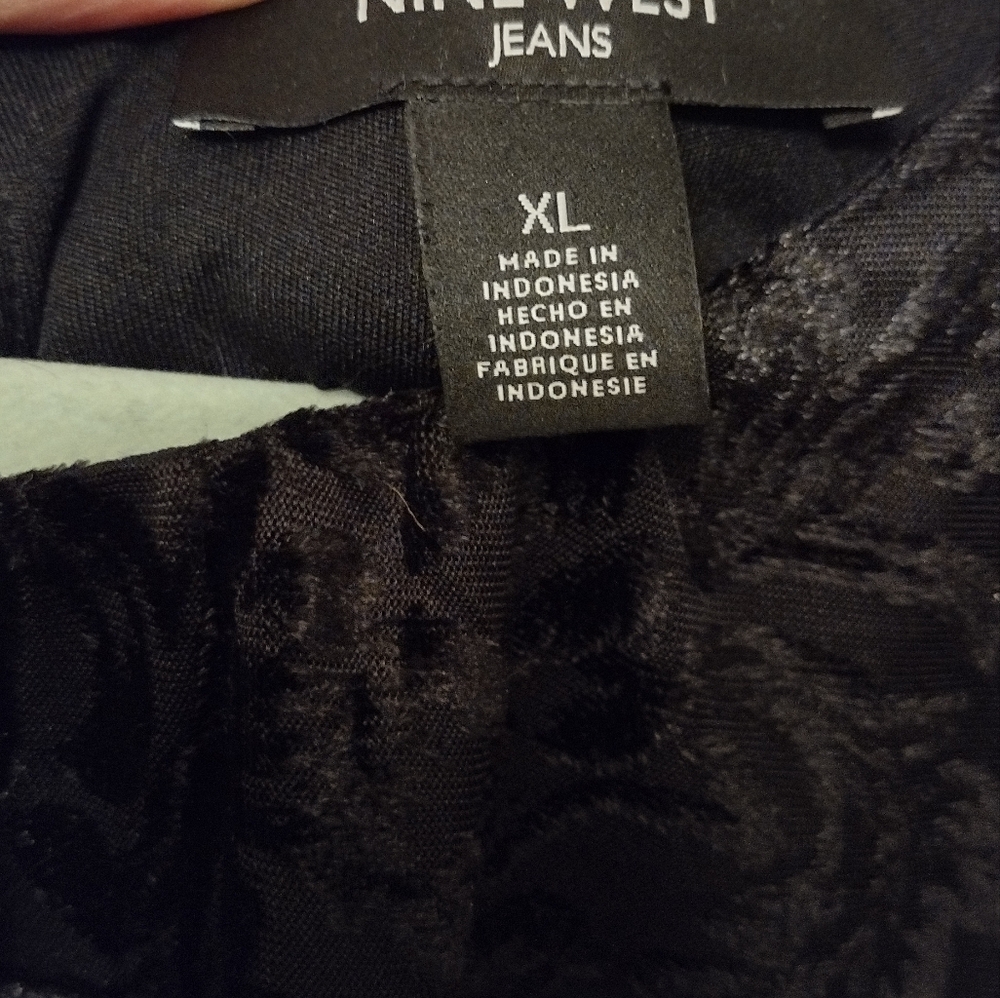 Elegant Black Velvet Mix-texture Blouse - Picture 5 of 5